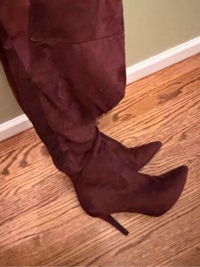 Women's Pointed-Toe Over-the-Knee Heeled Boots - Burgundy